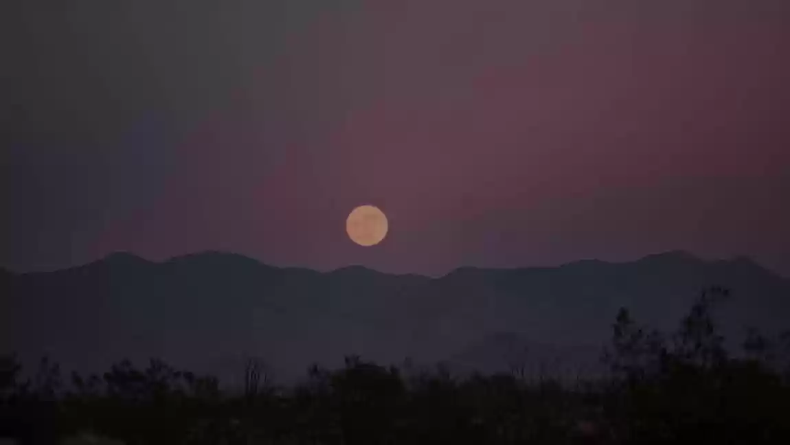 Como as fases da lua afetam o sono
